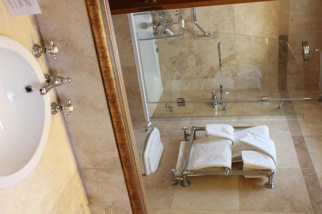 Roman Camp Country House Hotel Каландър Екстериор снимка